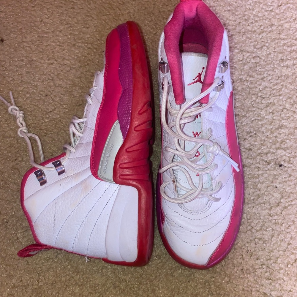 Air Jordan 12 Dynamic Pink GS Size 6Y
